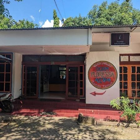 Guest House Dorm Floressa Maumere Exterior foto