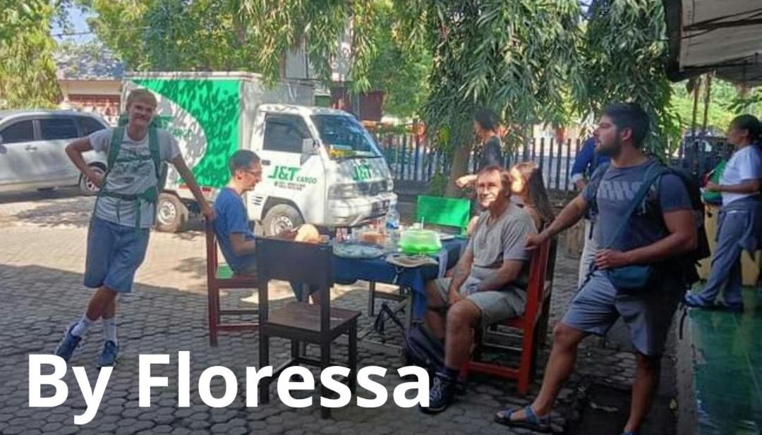 Guest House Dorm Floressa Maumere Exterior foto