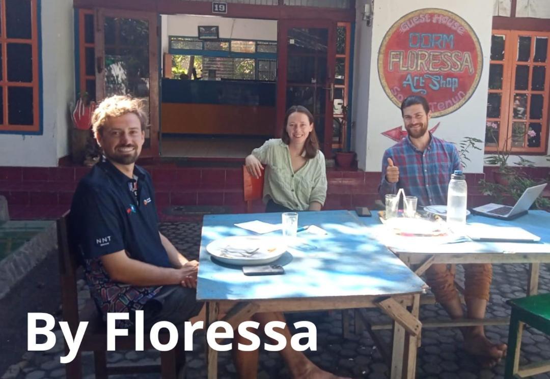Guest House Dorm Floressa Maumere Exterior foto